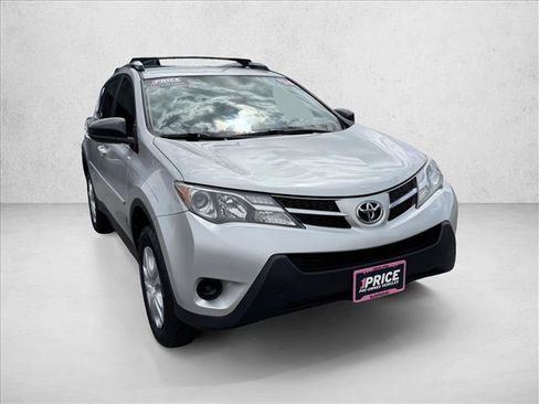 Used 2014 Toyota RAV4 LE FWD image 3