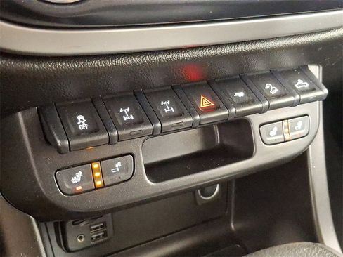 Used 2019 Chevrolet Colorado ZR2 image 18