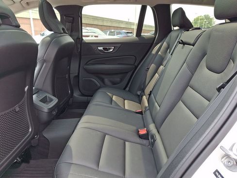 Used 2024 Volvo V60 B5 Cross Country Plus AWD/4WD image 9