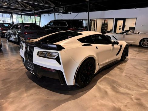 Used 2017 Chevrolet Corvette Z06 w/ Z07 Performance Package image 5