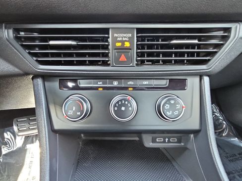 Used 2023 Volkswagen Jetta Sport image 22