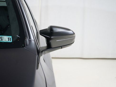 Used 2025 BMW M5 w/ Executive Package image 22