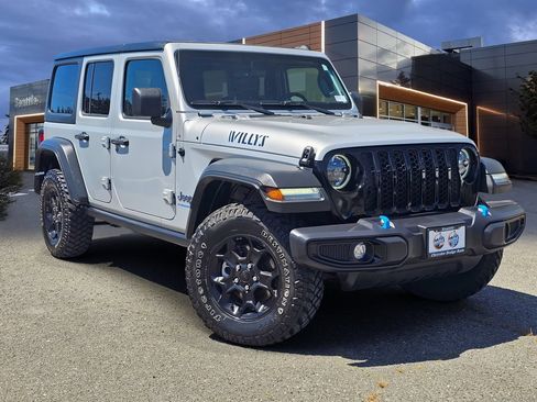 Used 2023 Jeep Wrangler Unlimited w/ Cold Weather Group AWD/4WD image 1