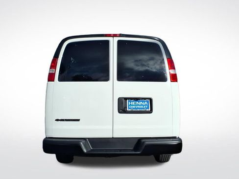 New 2026 Chevrolet Express 3500 LS RWD image 4