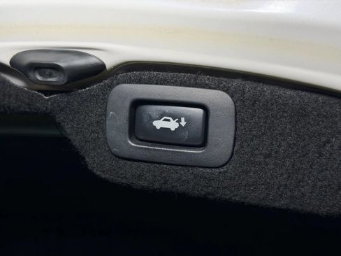 Used 2009 Lexus LS 460 AWD w/ Comfort Seating Pkg image 17