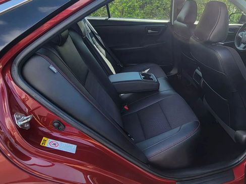 Used 2016 Toyota Camry SE image 17