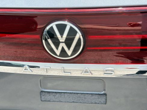 Used 2024 Volkswagen Atlas SEL Premium R-Line AWD/4WD image 10