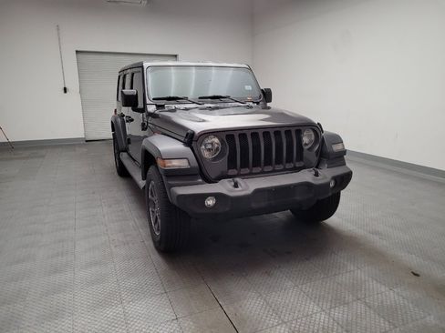Used 2018 Jeep Wrangler Unlimited Sport S AWD/4WD image 14