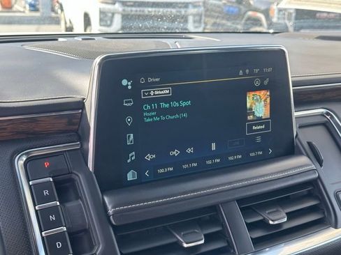 Used 2023 Chevrolet Suburban Premier image 8