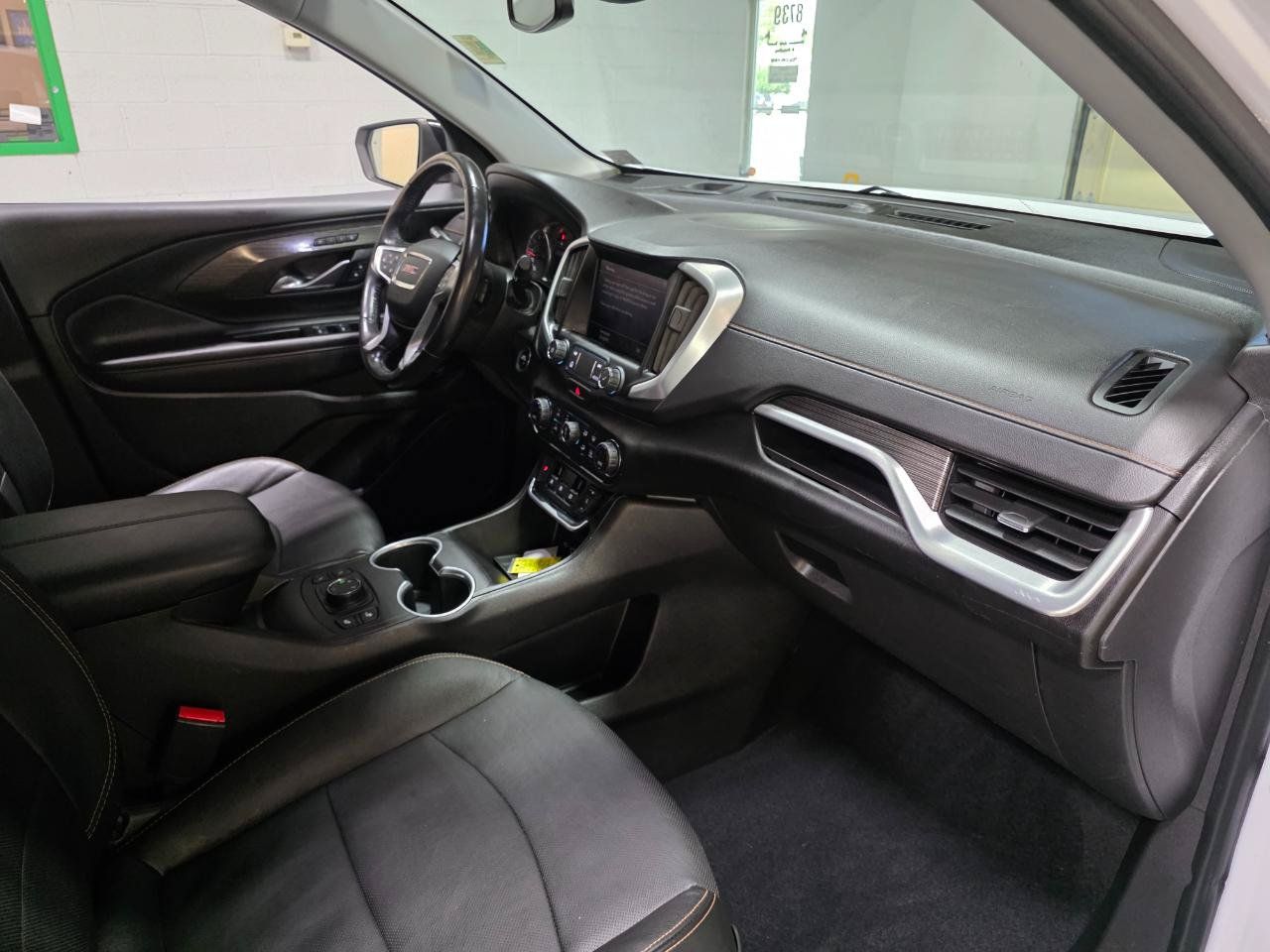 Used 2020 GMC Terrain SLT w/ Preferred Package AWD/4WD image 26