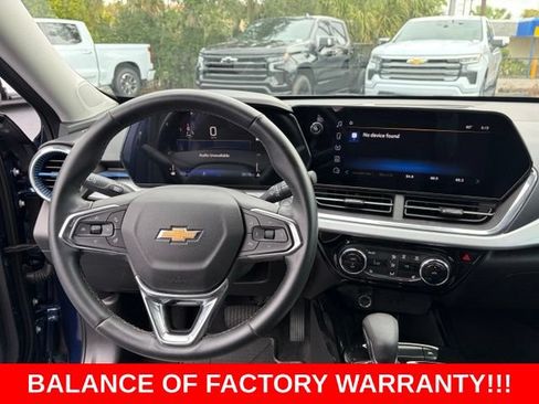 Used 2024 Chevrolet Trax LT w/ Driver Confidence Package FWD image 17