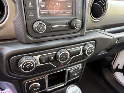 Used 2020 Jeep Wrangler Unlimited Sport image 18