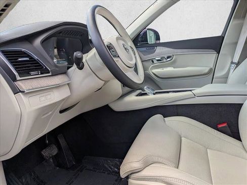 Used 2025 Volvo XC90 T8 Ultra w/ Protection Package Premier image 10