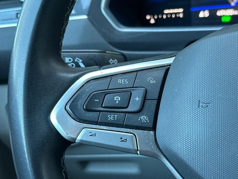 Used 2023 Volkswagen Tiguan SE AWD/4WD image 27