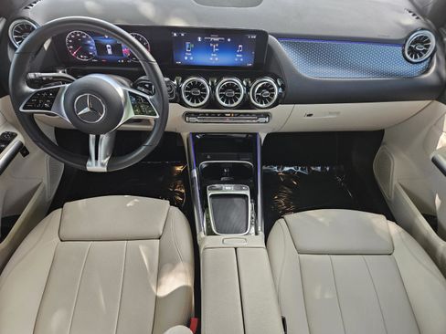 Certified 2025 Mercedes-Benz GLA 250 image 17