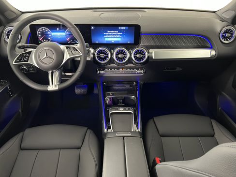 New 2025 Mercedes-Benz GLB 250 4MATIC image 21