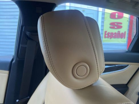 Used 2013 Cadillac XTS Luxury image 31