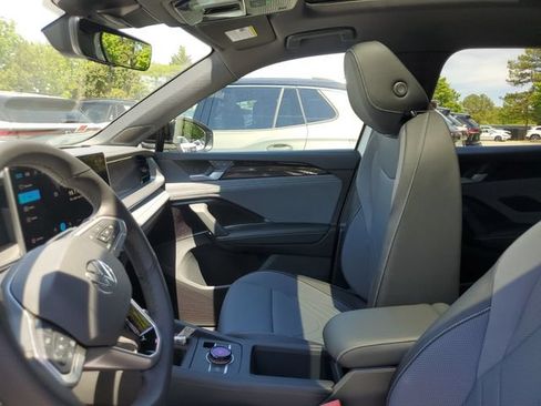 New 2026 Volkswagen Tiguan SE R-Line AWD/4WD image 17