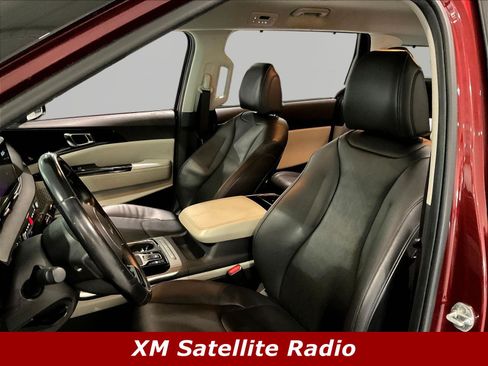 Used 2022 Kia Carnival EX FWD image 21