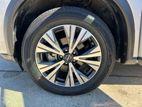 Certified 2023 Nissan Rogue SV image 31