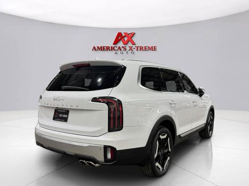 Used 2023 Kia Telluride EX w/ EX Captain's Chair Package FWD image 7