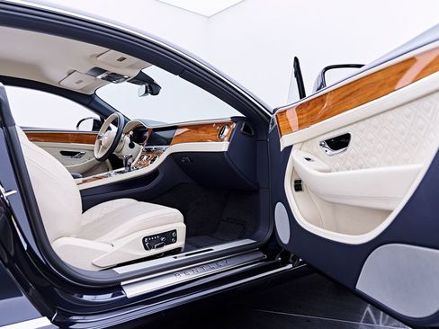 Used 2020 Bentley Continental GT AWD/4WD image 35