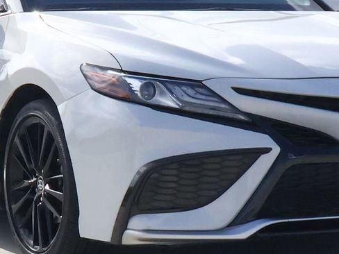 Used 2023 Toyota Camry XSE FWD image 7