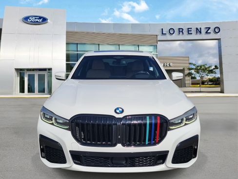 Used 2021 BMW 750i xDrive w/ Luxury Rear Seating Package AWD/4WD image 2