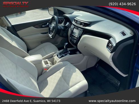 Used 2018 Nissan Rogue Sport SV w/ SV Technology Package AWD/4WD image 19