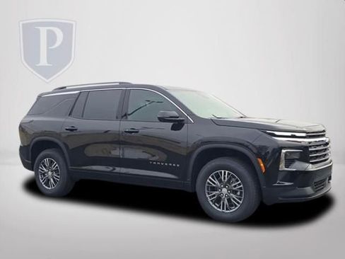 New 2026 Chevrolet Traverse LT w/ Driver Confidence Package FWD image 2