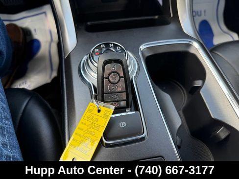 Used 2018 Ford Fusion SE w/ Fusion SE Technology Package FWD image 12