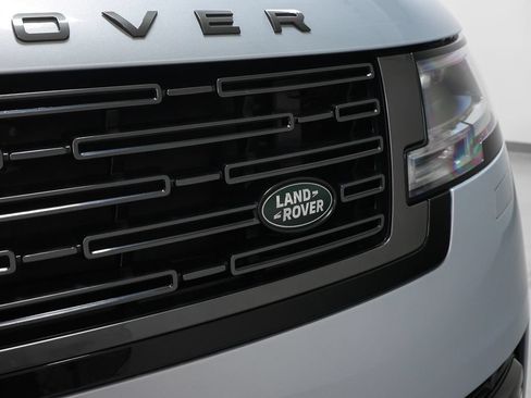Used 2023 Land Rover Range Rover SE AWD/4WD image 4