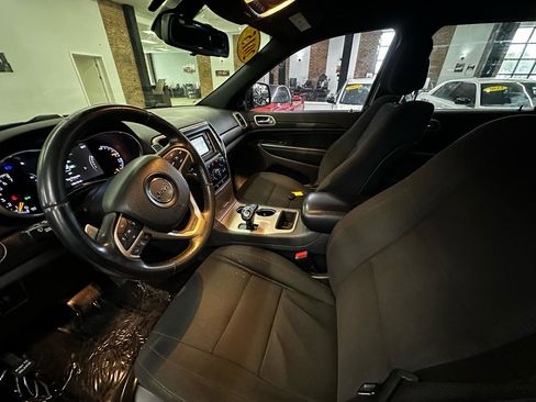 Used 2015 Jeep Grand Cherokee Laredo w/ Quick Order Package 23E AWD/4WD image 10