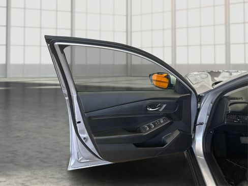 Used 2024 Honda Accord EX image 19