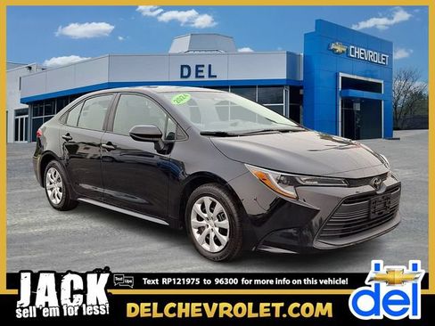 Used 2024 Toyota Corolla LE FWD image 1