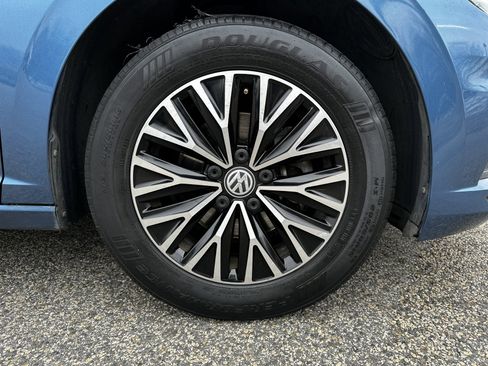 Used 2019 Volkswagen Jetta SE image 12