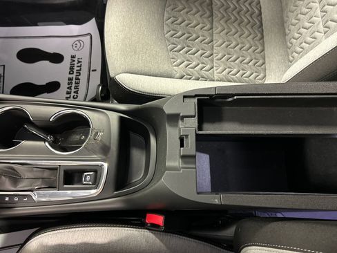 Used 2024 Chevrolet Equinox LT w/ LPO, Floor Liner Package FWD image 20