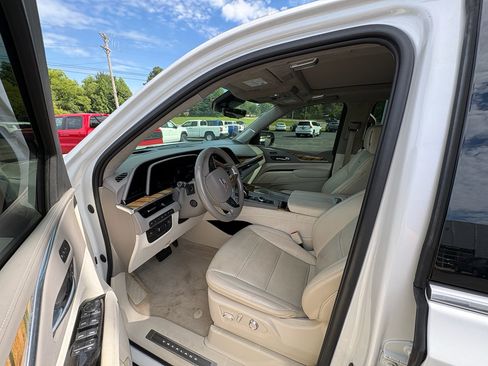 Used 2021 Cadillac Escalade ESV Premium Luxury Platinum AWD/4WD image 11