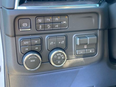 New 2026 Chevrolet Tahoe Premier w/ Sun And Tow Package AWD/4WD image 14