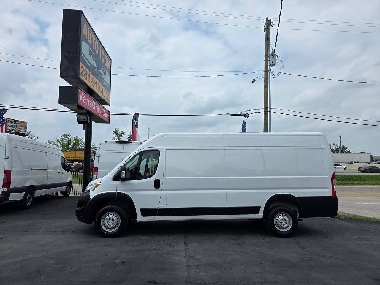 Used 2025 RAM ProMaster 3500 w/ Convenience Group FWD image 4