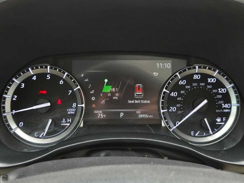 Used 2022 Toyota Highlander XLE AWD/4WD image 25