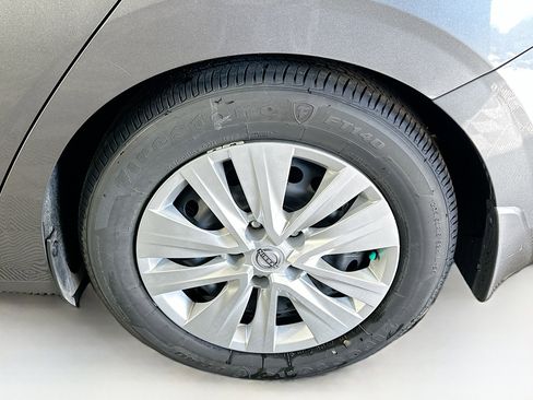 Used 2024 Nissan Sentra S image 11