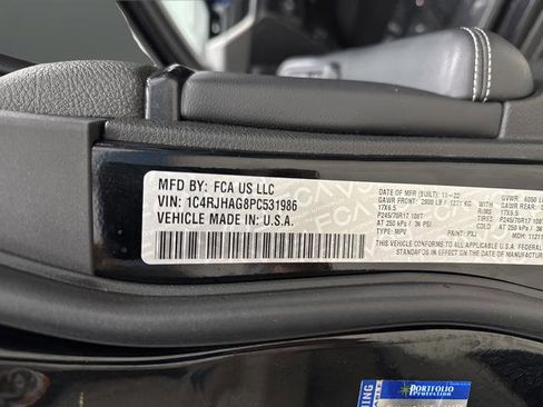 Used 2023 Jeep Grand Cherokee Laredo w/ Luxury Tech Group I image 36