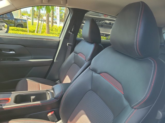 Certified 2026 Nissan Kicks SR FWD image 18