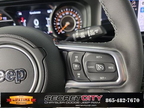 New 2025 Jeep Wrangler Unlimited Sahara image 17