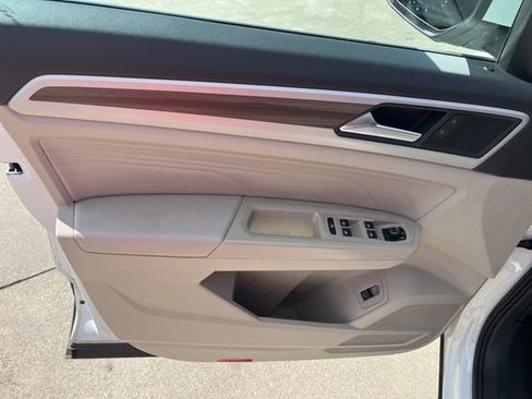 Used 2021 Volkswagen Atlas SEL w/ MDO Package (Bench Seat) image 11