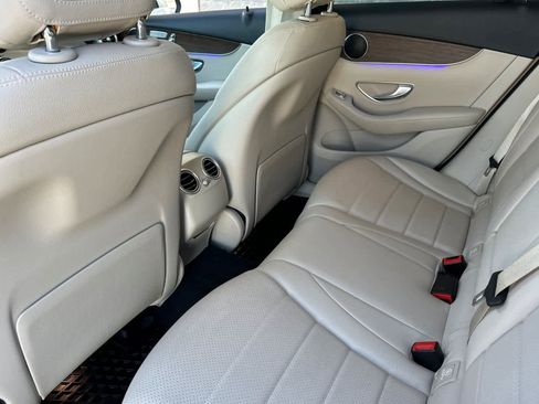 Used 2022 Mercedes-Benz GLC 300 4MATIC image 11