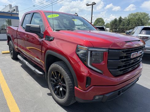 Used 2023 GMC Sierra 1500 Elevation AWD/4WD image 2