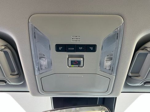 Used 2025 Toyota RAV4 XLE image 17