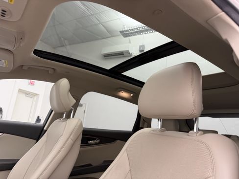 Used 2019 Lincoln Nautilus Reserve FWD image 14